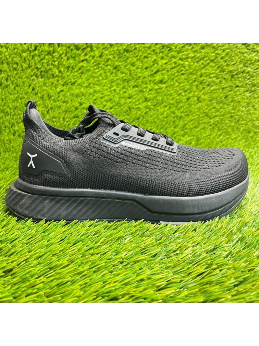 Flux Adapt Waterproof Runner Stealth Black Womens Size 7.5 Athletic Gym Shoes